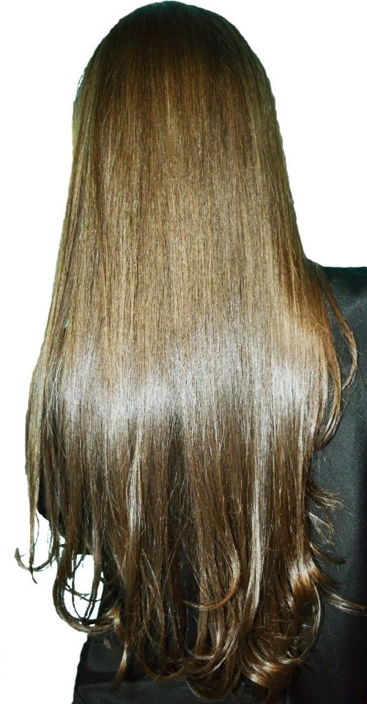 ¿Qué contiene el aceite de coco qué es tan recomendado para el cabello?